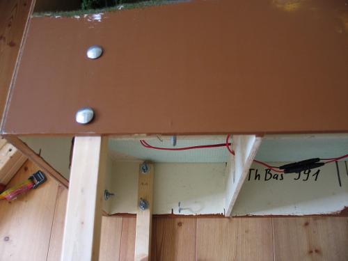 MM-Holzbeine1b_0.jpg